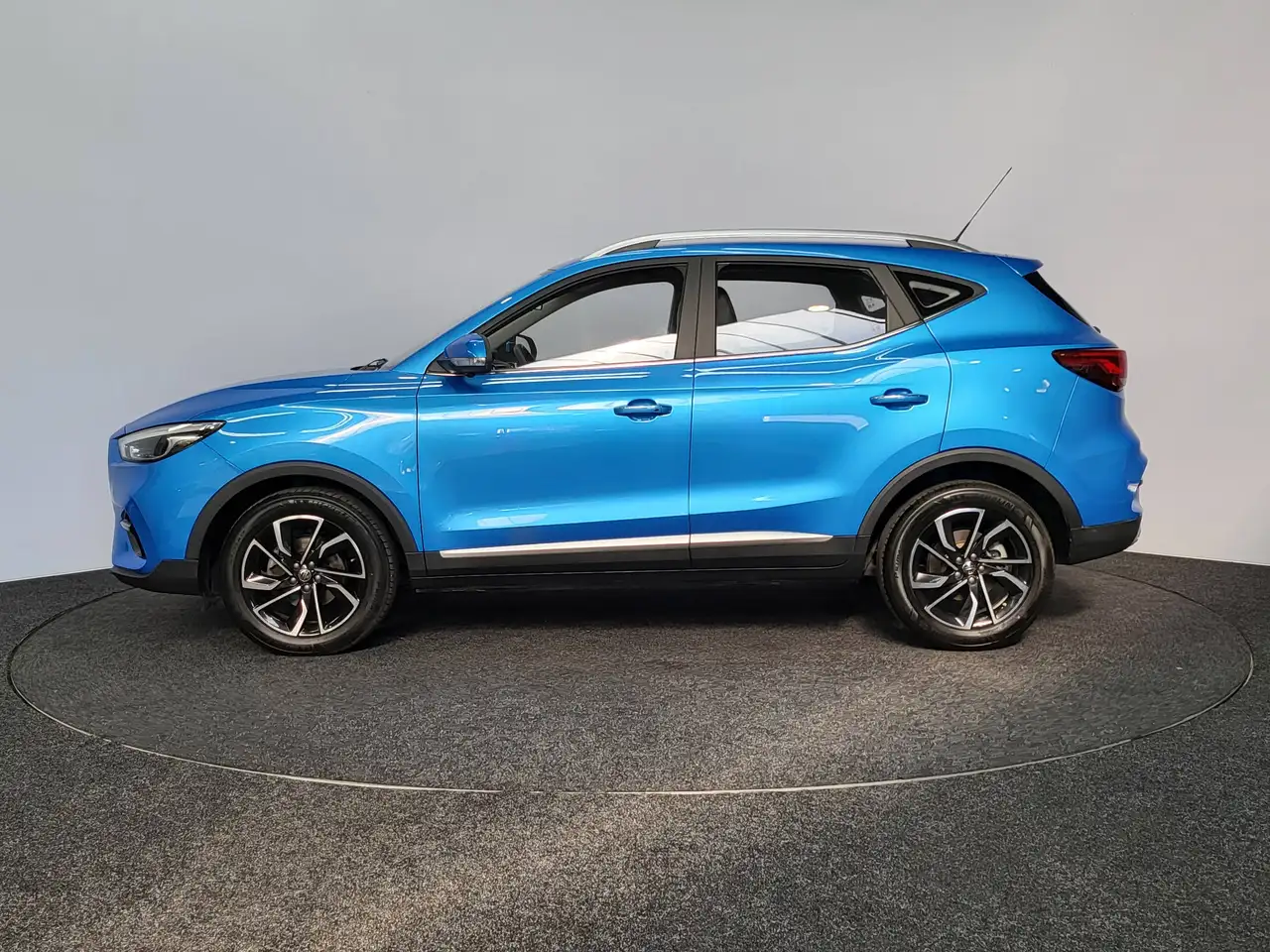 MG ZS - 3