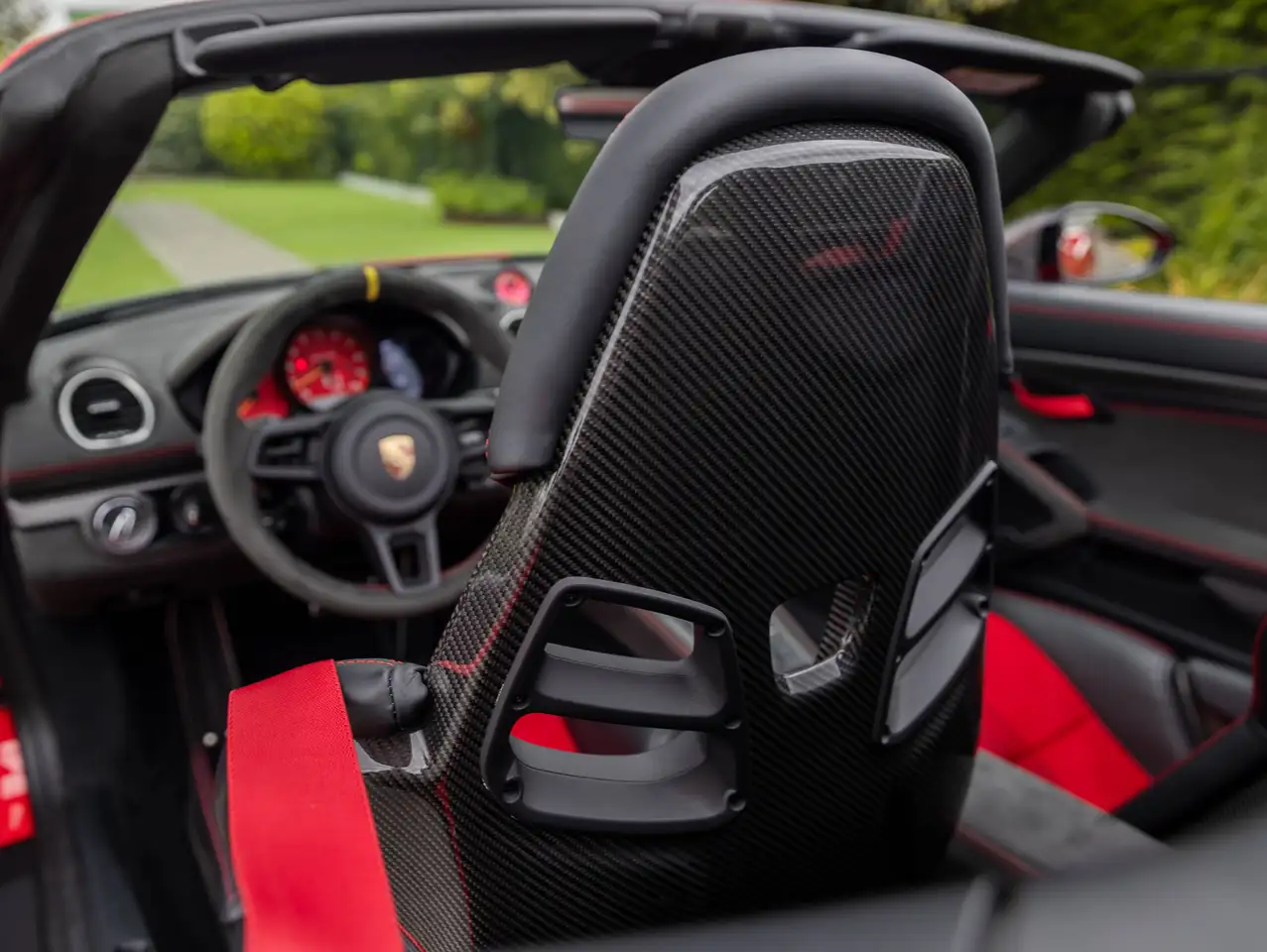 Porsche 718 Spyder - 9