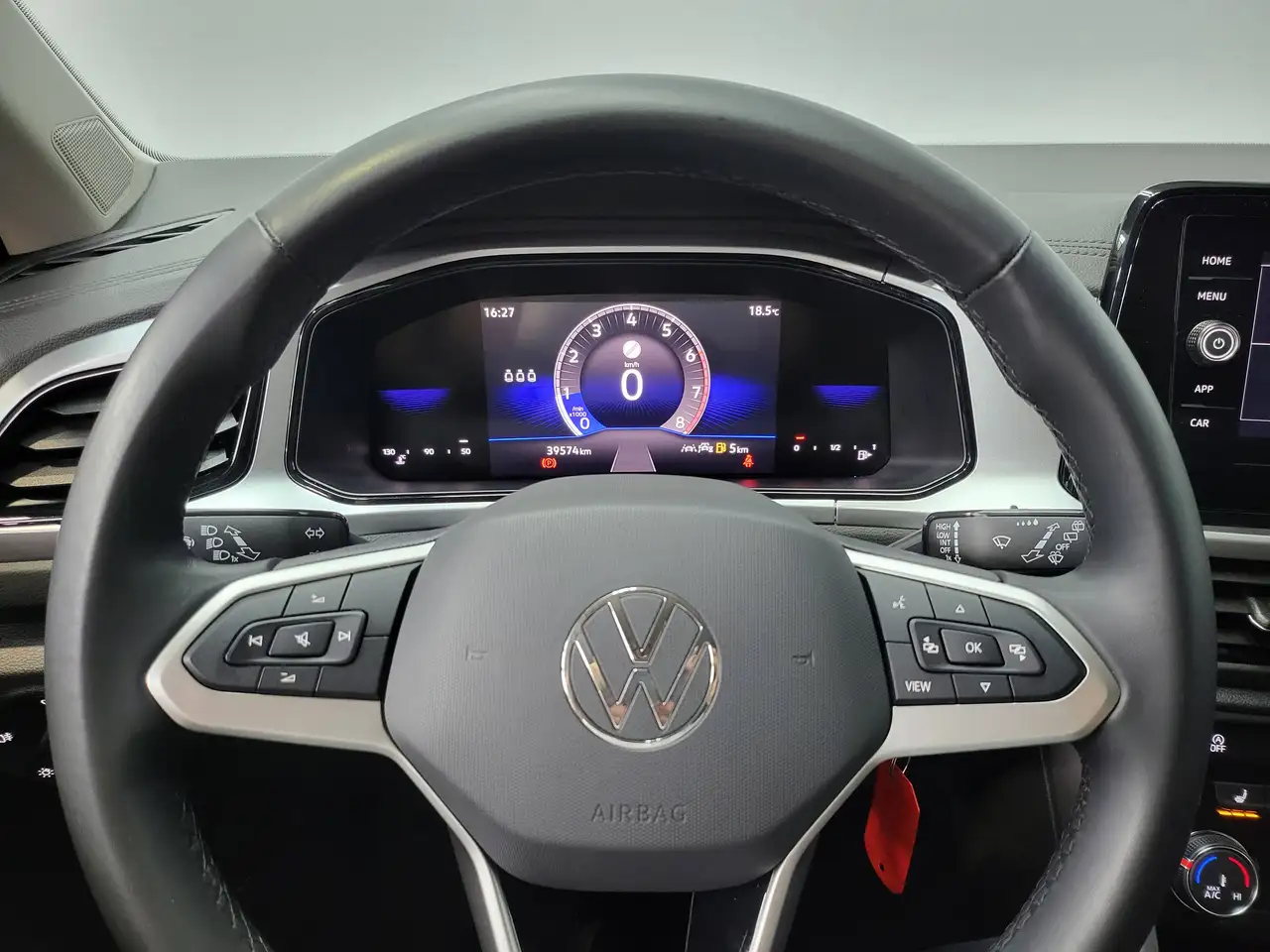 Volkswagen T-Roc - 14