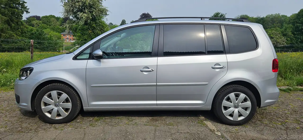 Volkswagen Touran - 4