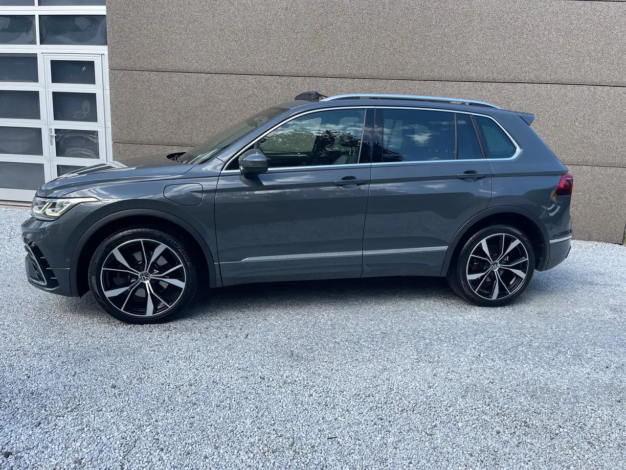 Volkswagen Tiguan - 4