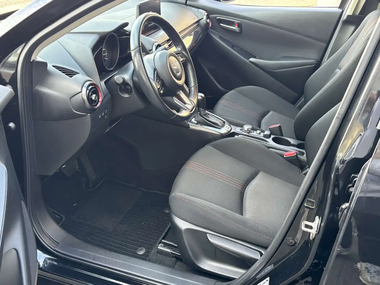 Mazda 2 - 10