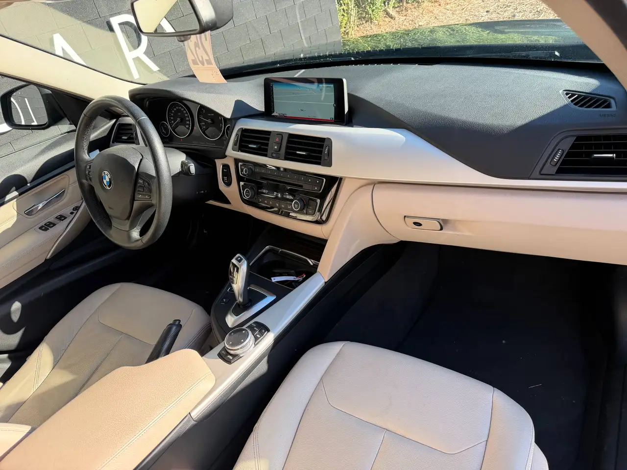 BMW 318 - 12