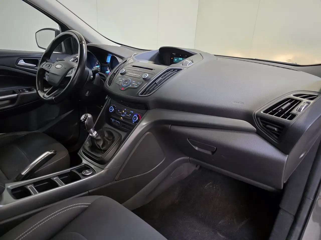 Ford Kuga - 12