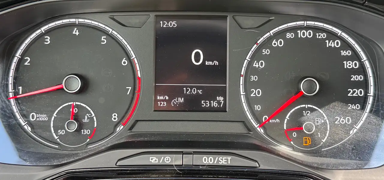 Volkswagen Polo - 8
