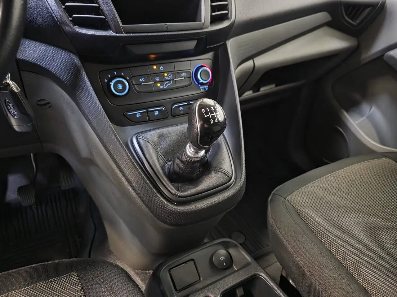 Ford Transit Connect - 11