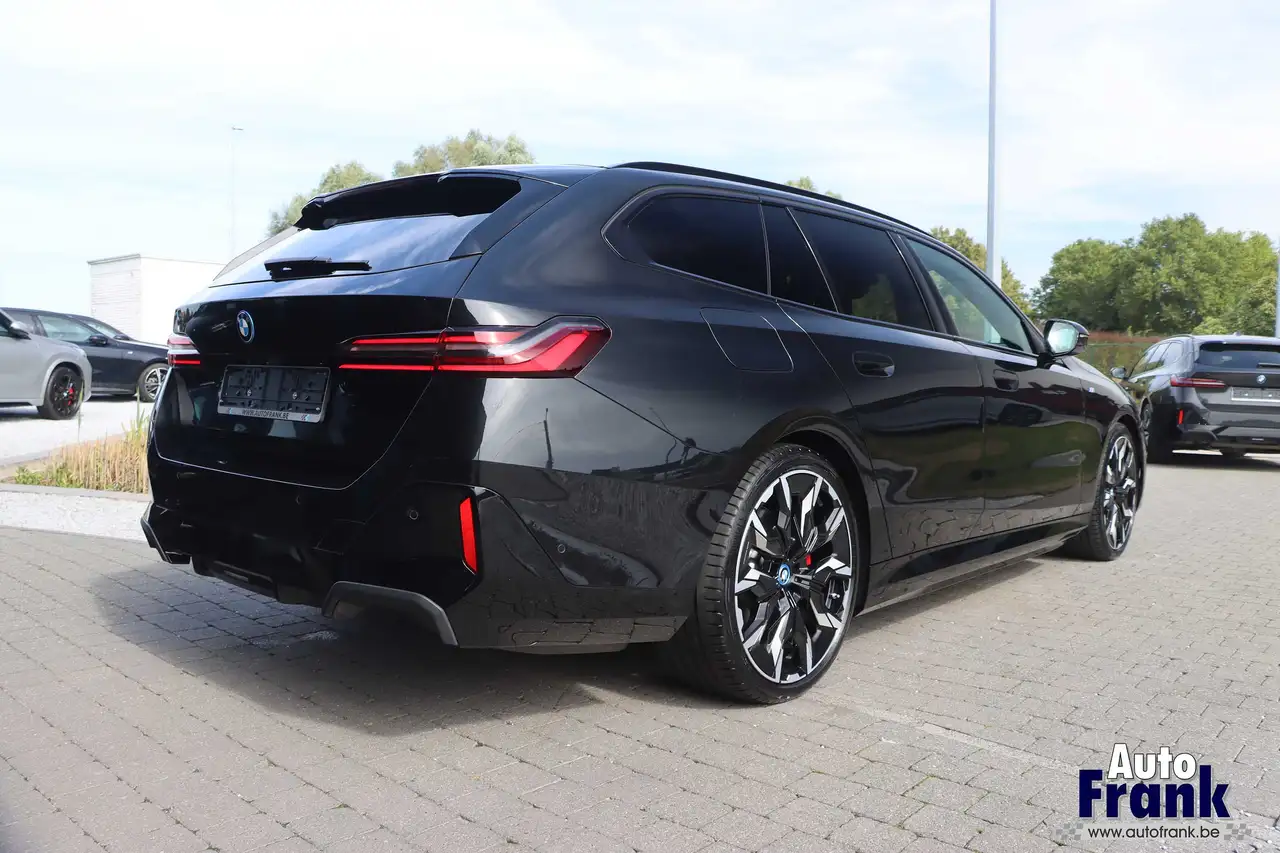 BMW i5 - 8