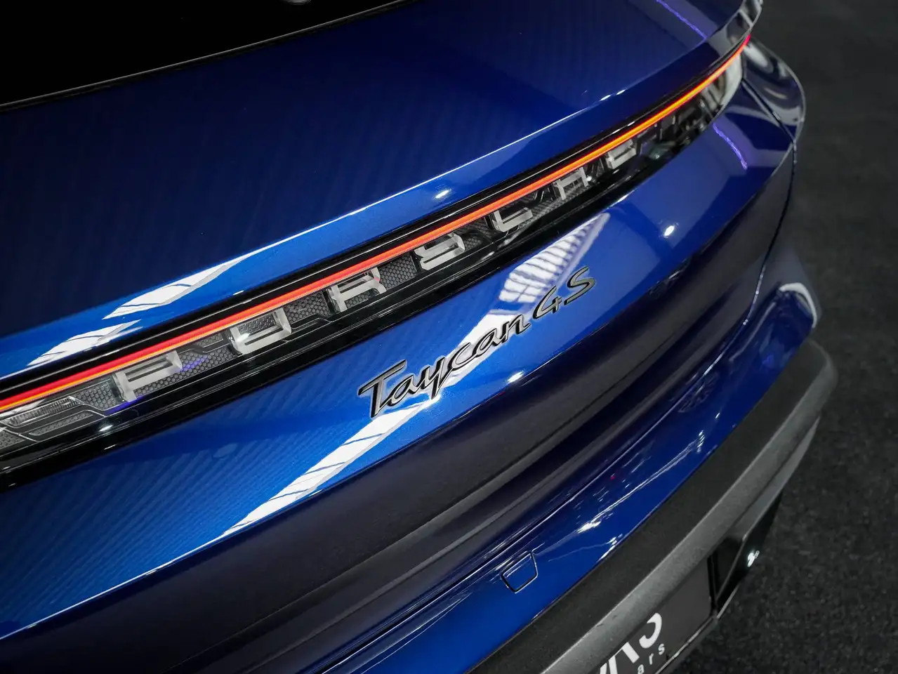 Porsche Taycan - 8