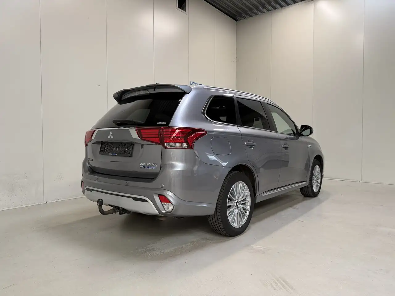Mitsubishi Outlander - 3