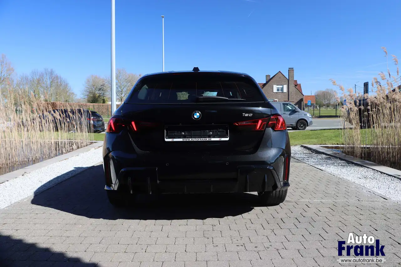 BMW 120 - 6
