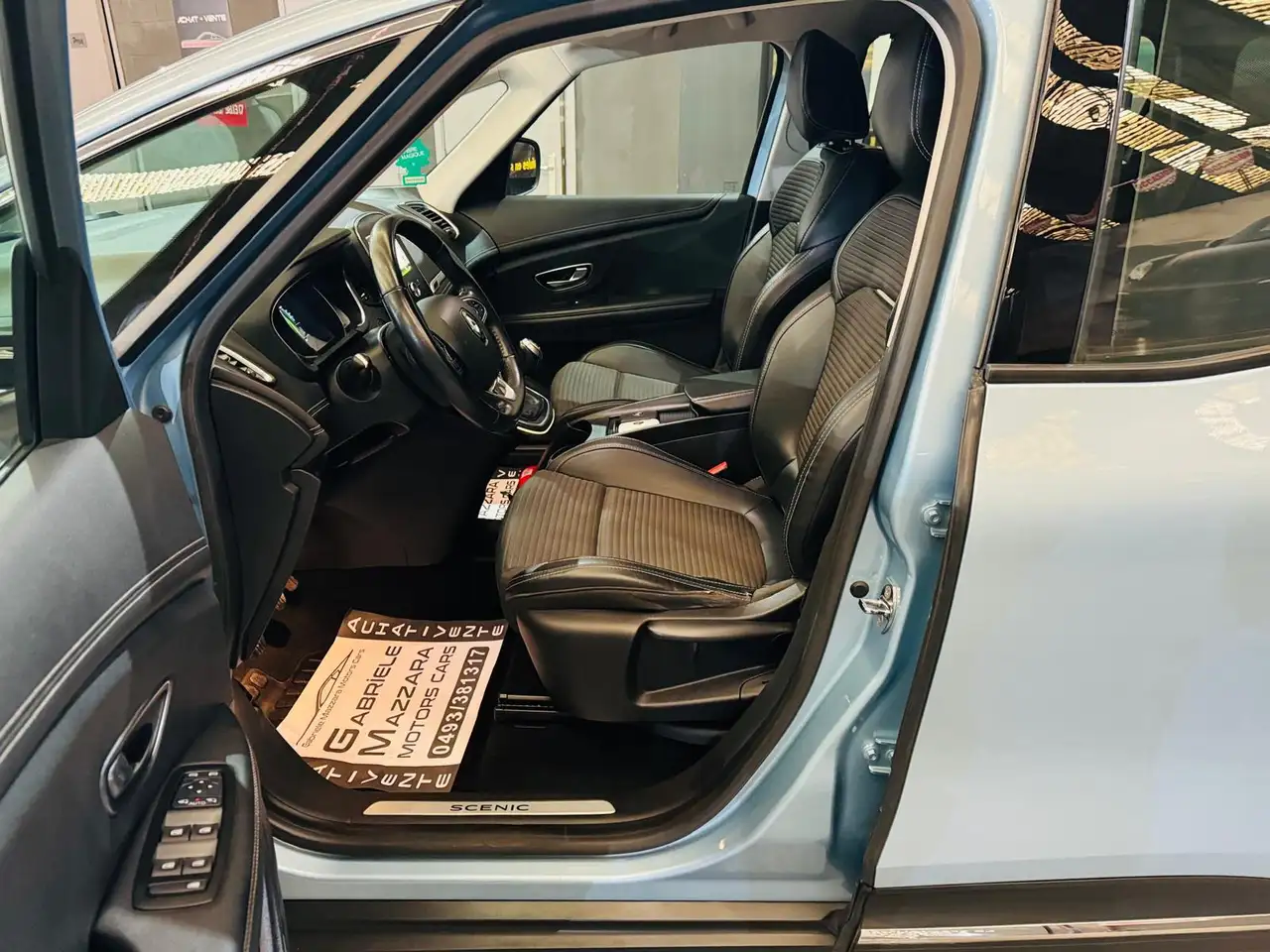 Renault Grand Scenic - 17