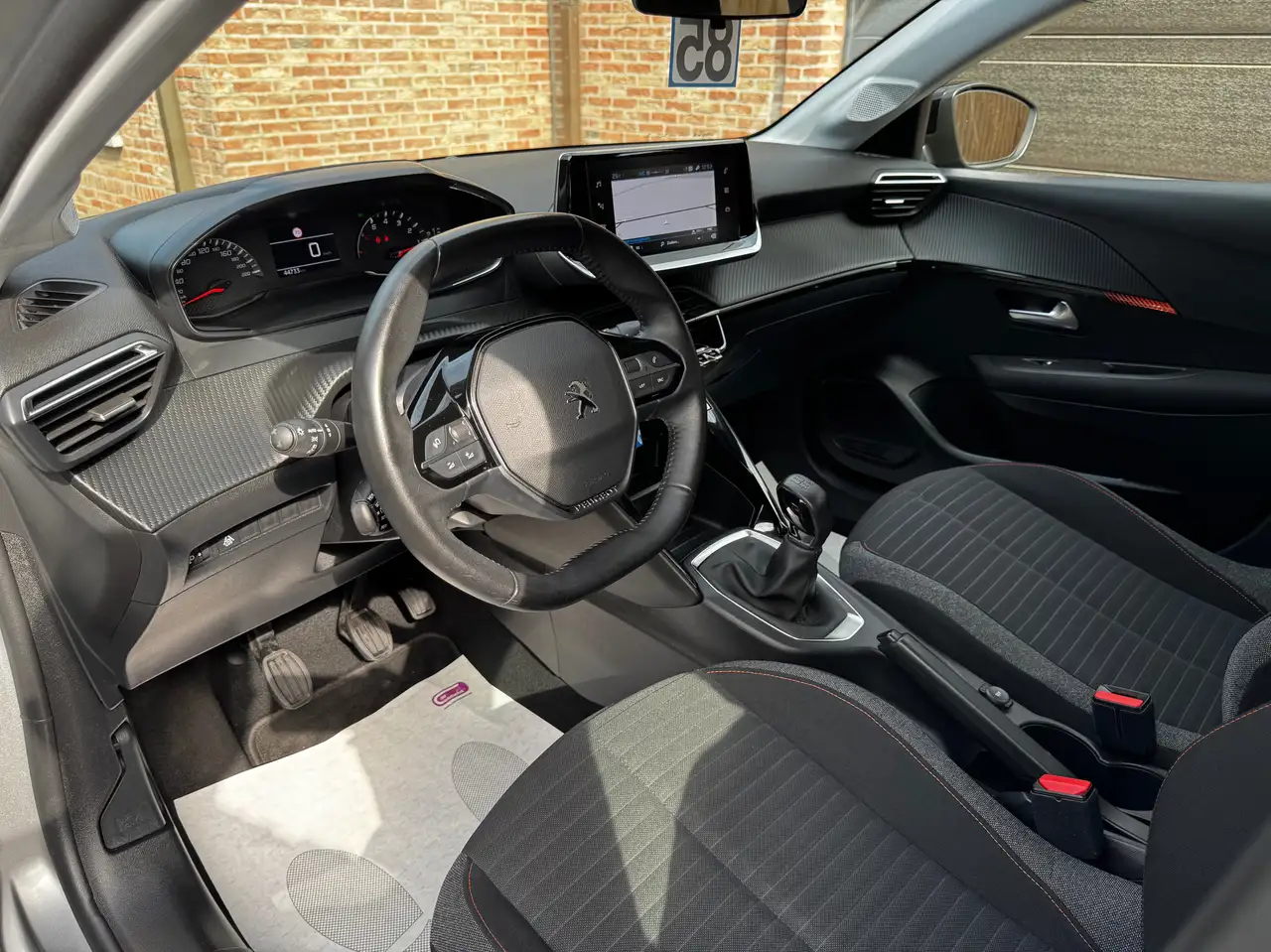 Peugeot 208 - 6