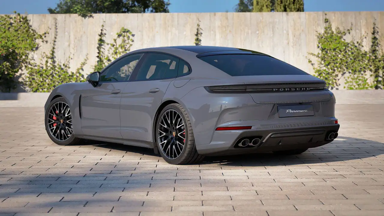 Porsche Panamera - 4