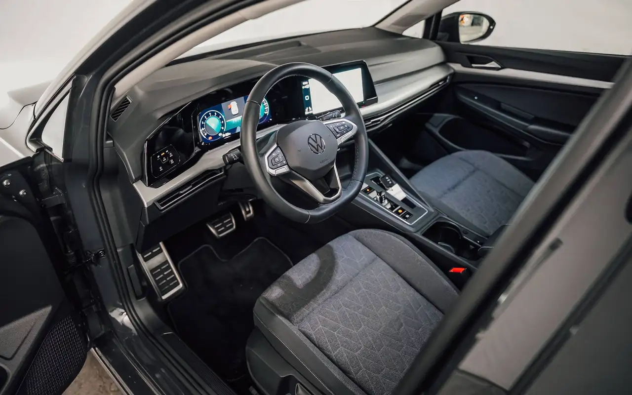 Volkswagen Golf - 12