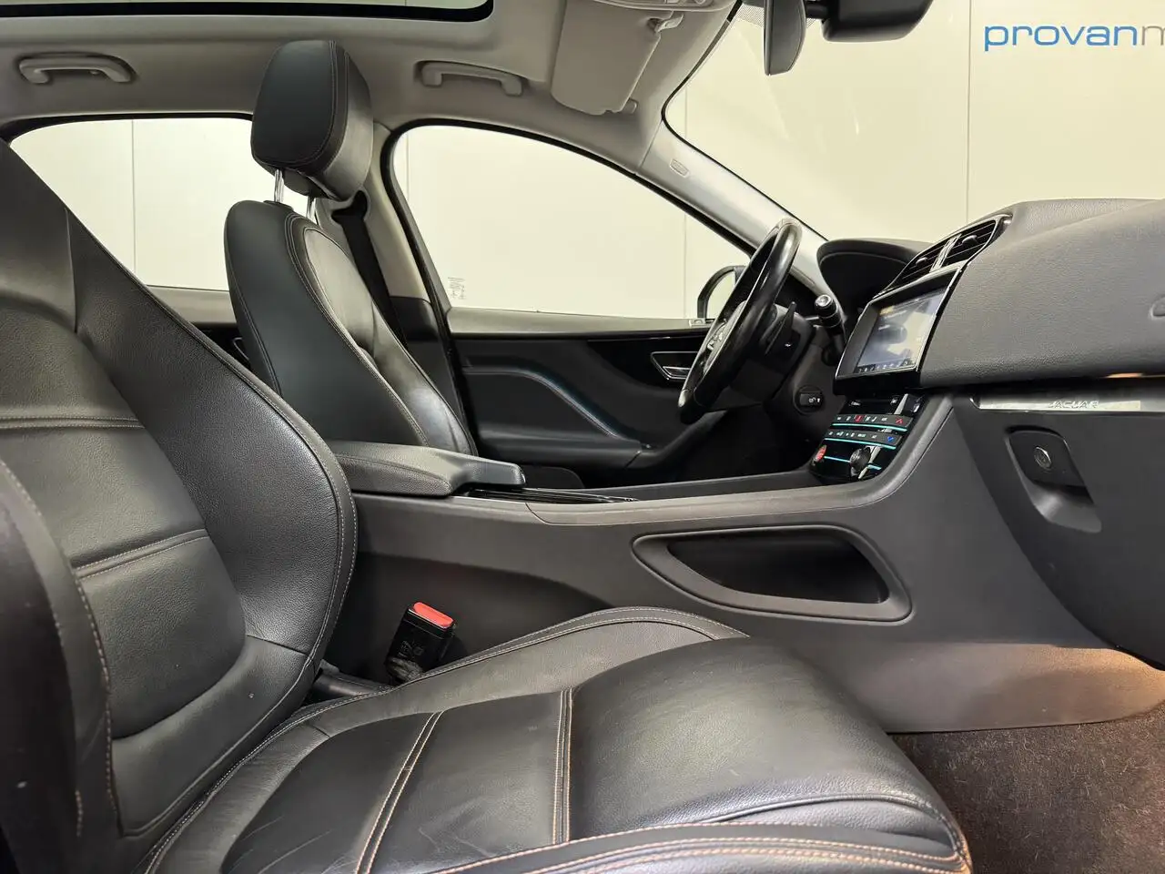 Jaguar F-Pace - 2