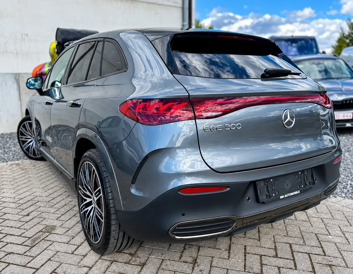 Mercedes-Benz EQE 300 - 4