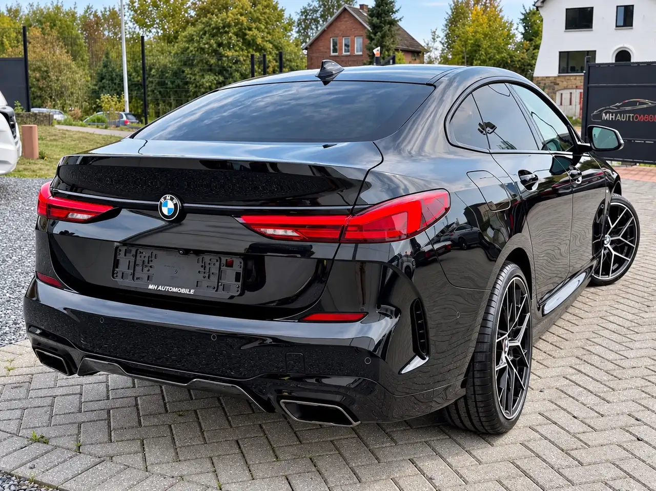 BMW 218 - 2