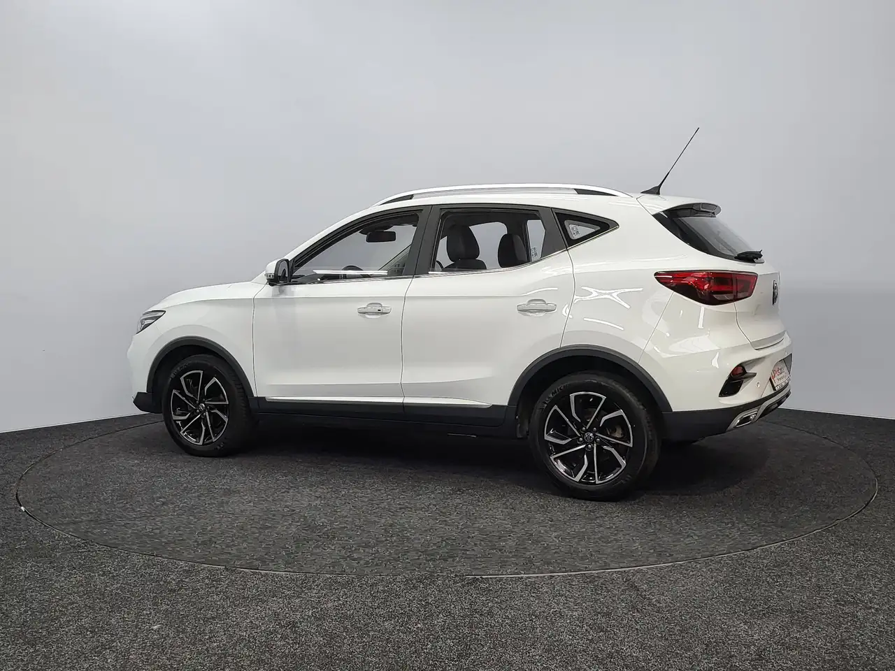 MG ZS - 4