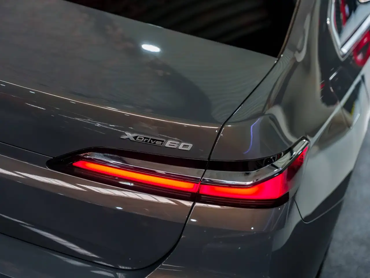 BMW i7 - 5