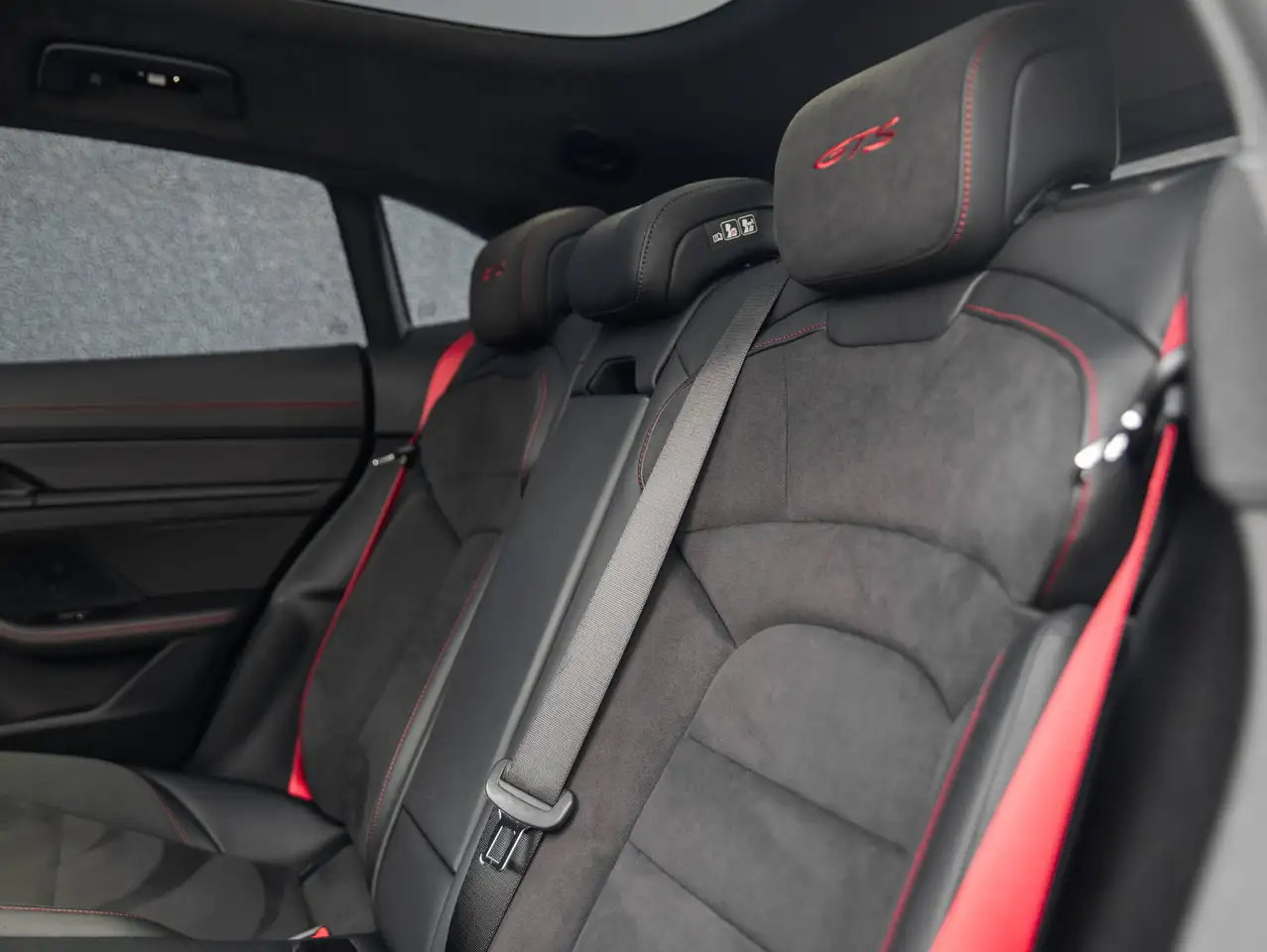 Porsche Taycan - 9