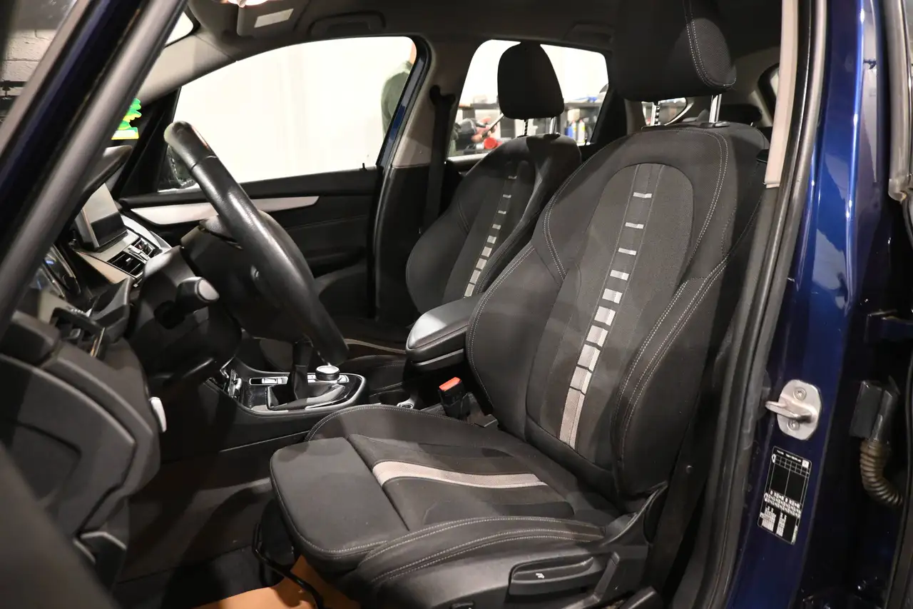 BMW 216 - 11