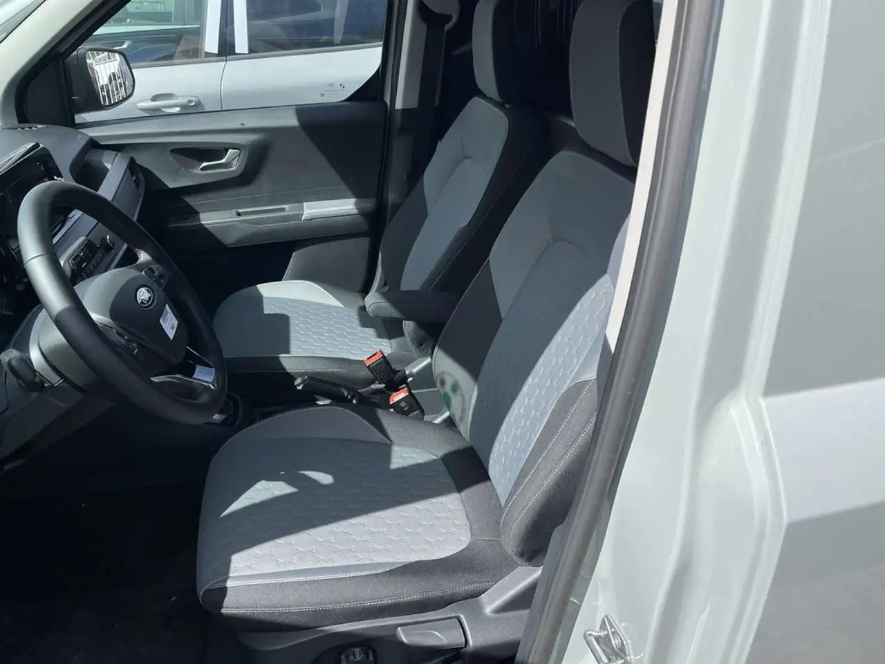 Ford Transit Courier - 7