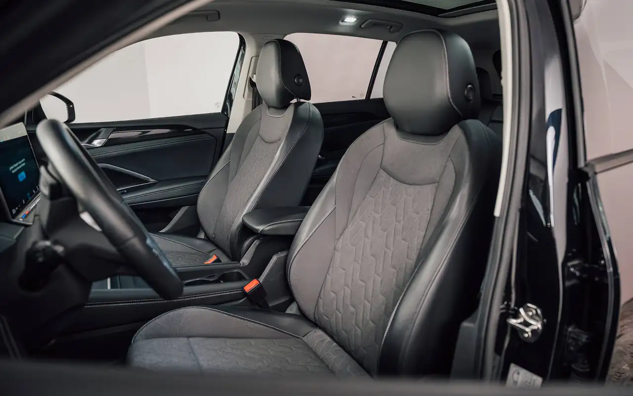 Volkswagen Tiguan - 11