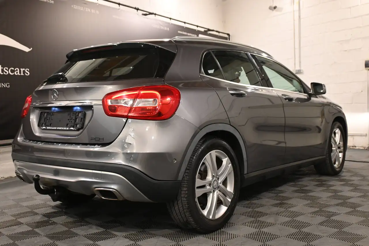 Mercedes-Benz GLA 200 - 4