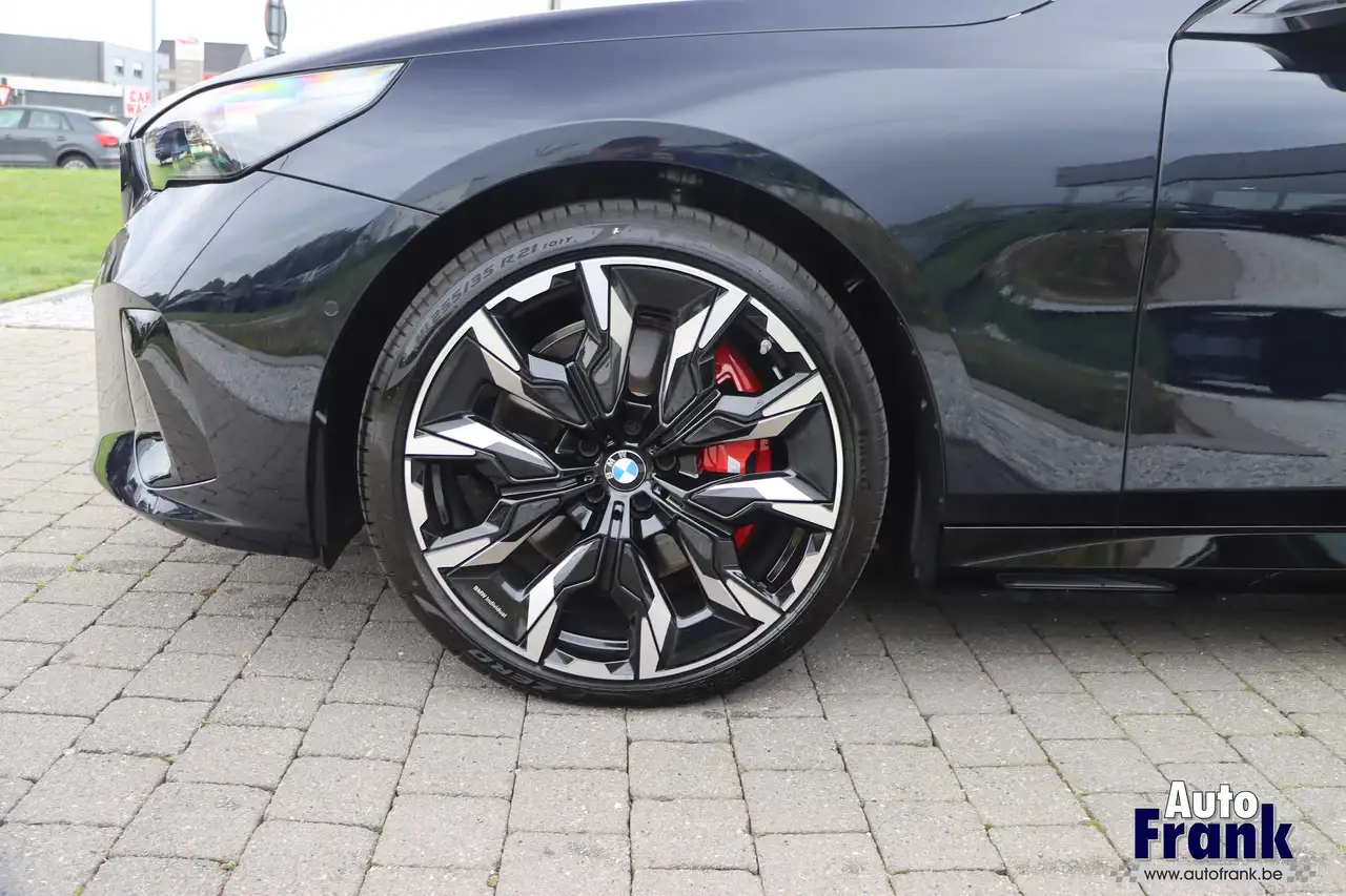 BMW i5 - 4
