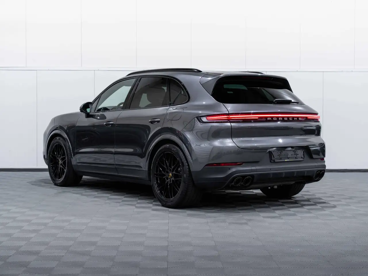 Porsche Cayenne - 2