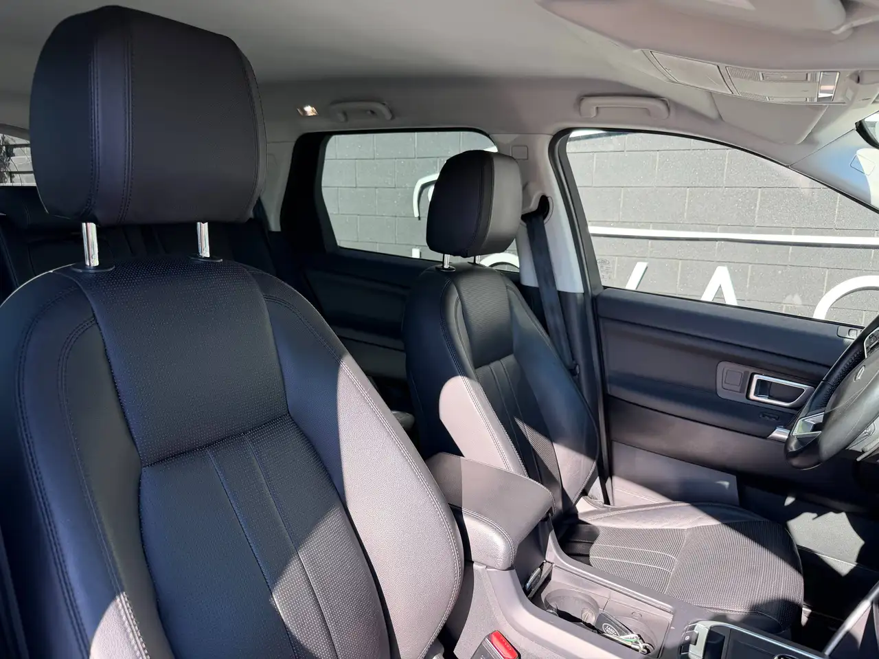 Land Rover Discovery Sport - 8