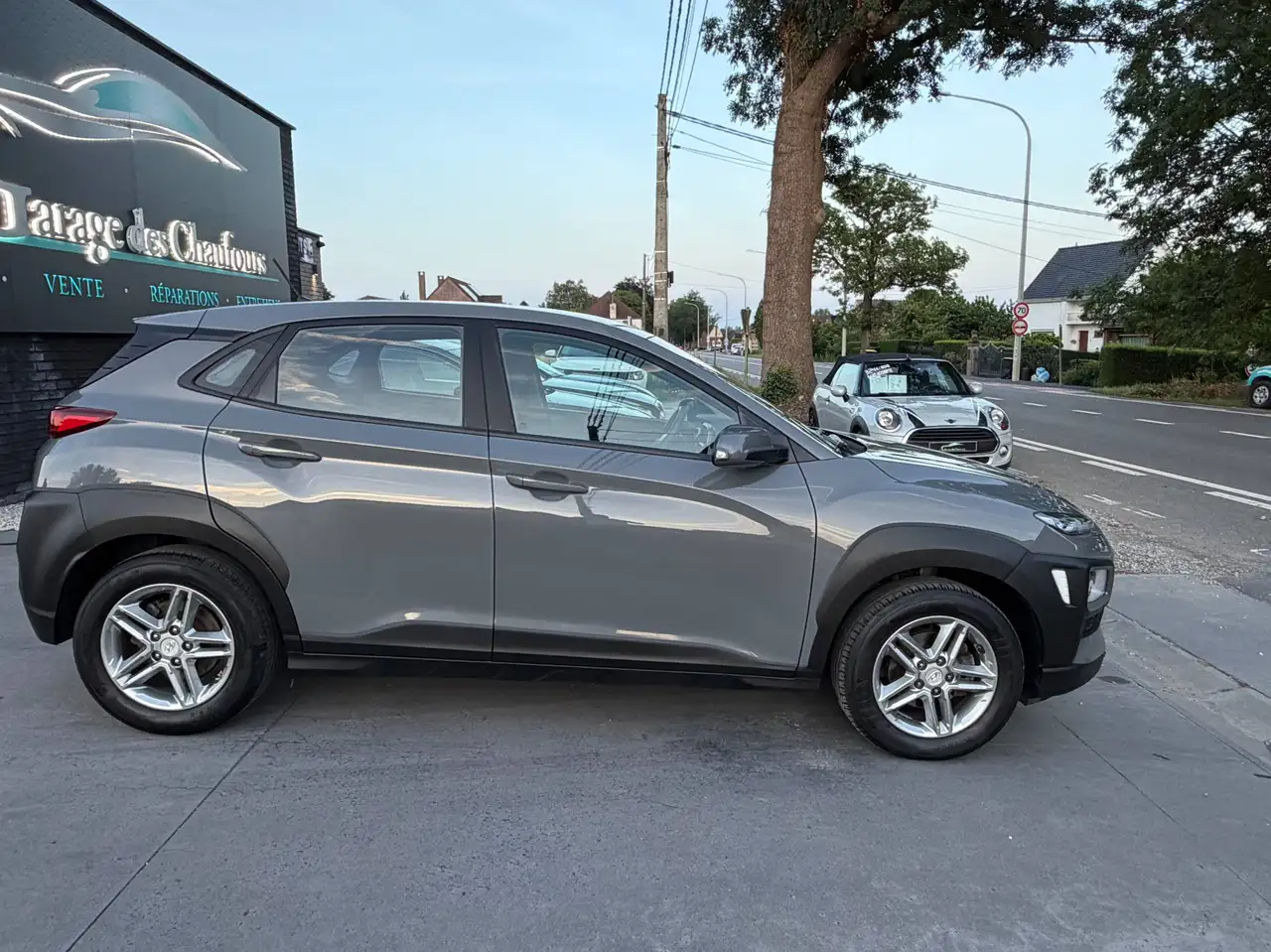 Hyundai KONA - 2