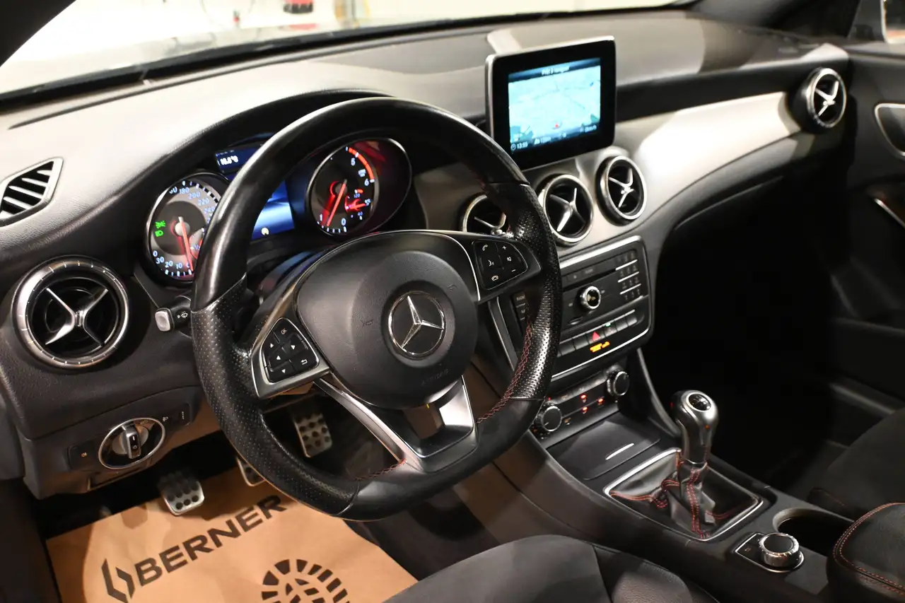 Mercedes-Benz CLA 200 - 12