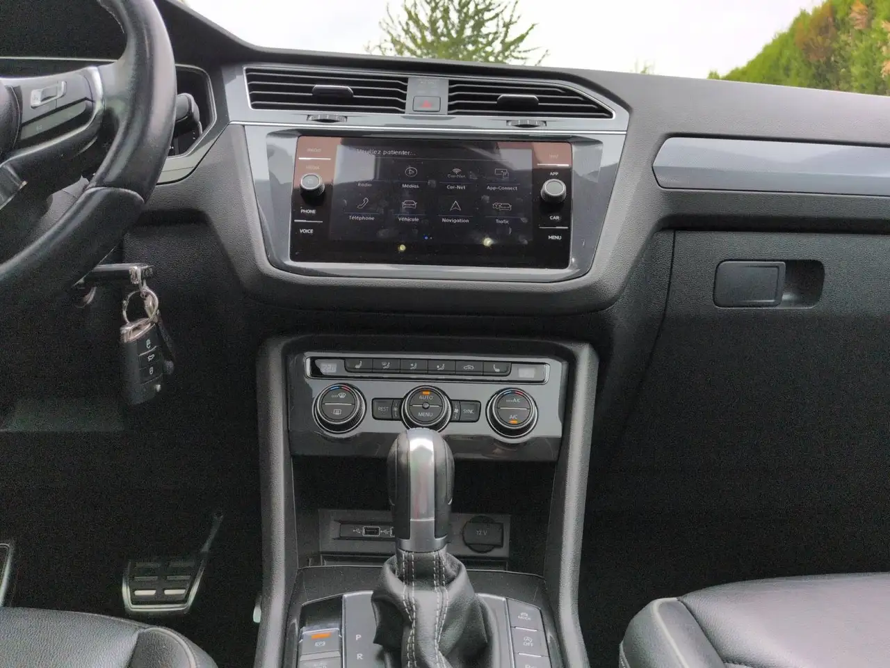 Volkswagen Tiguan - 11