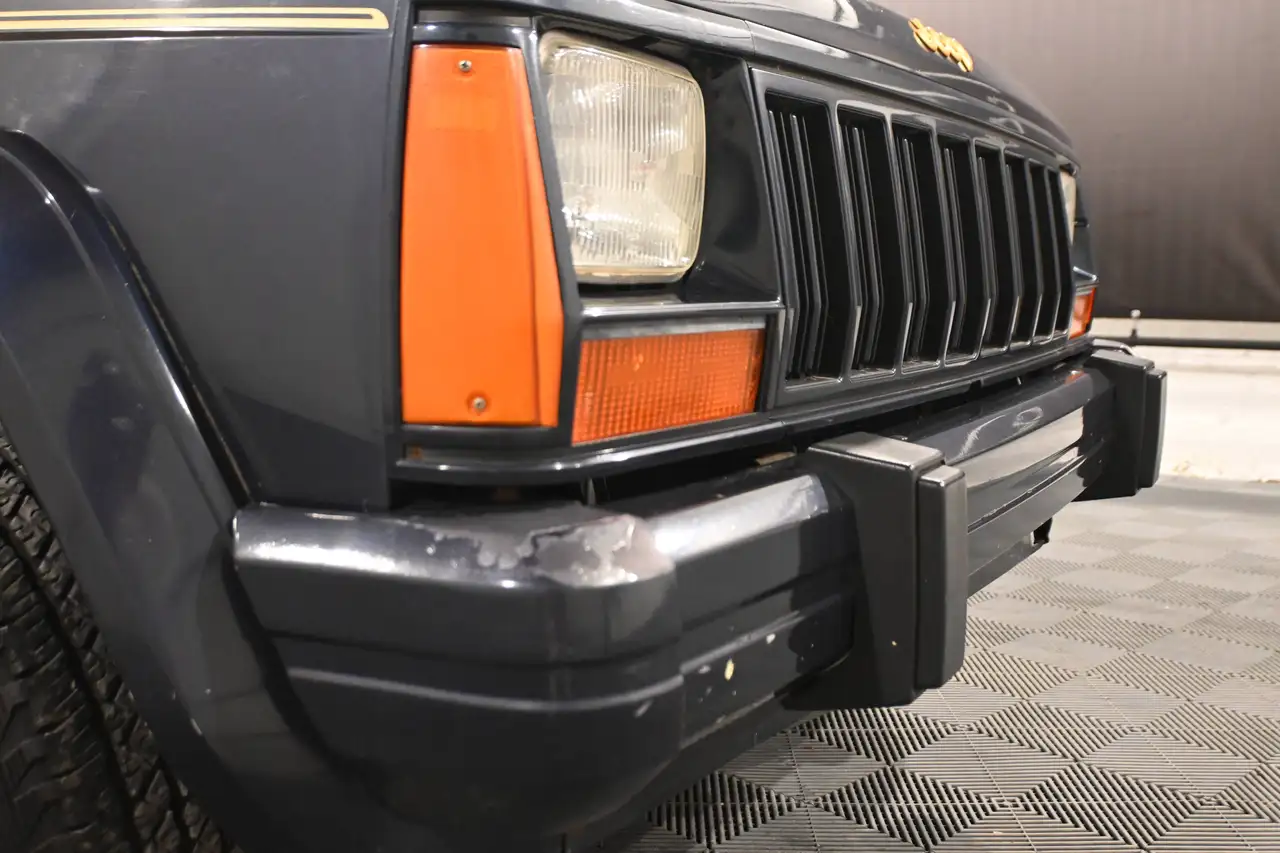 Jeep Cherokee - 4