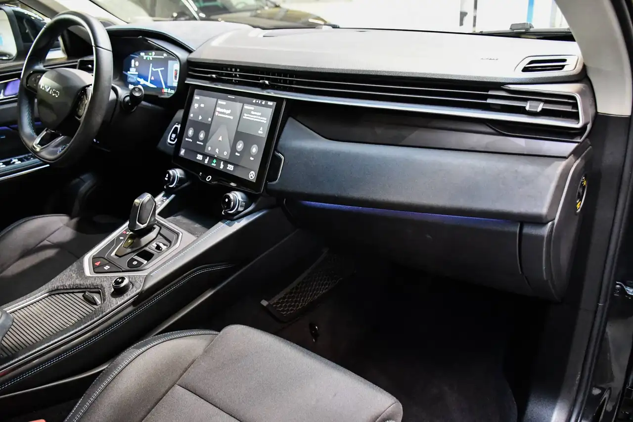 Lynk & Co 01 - 6