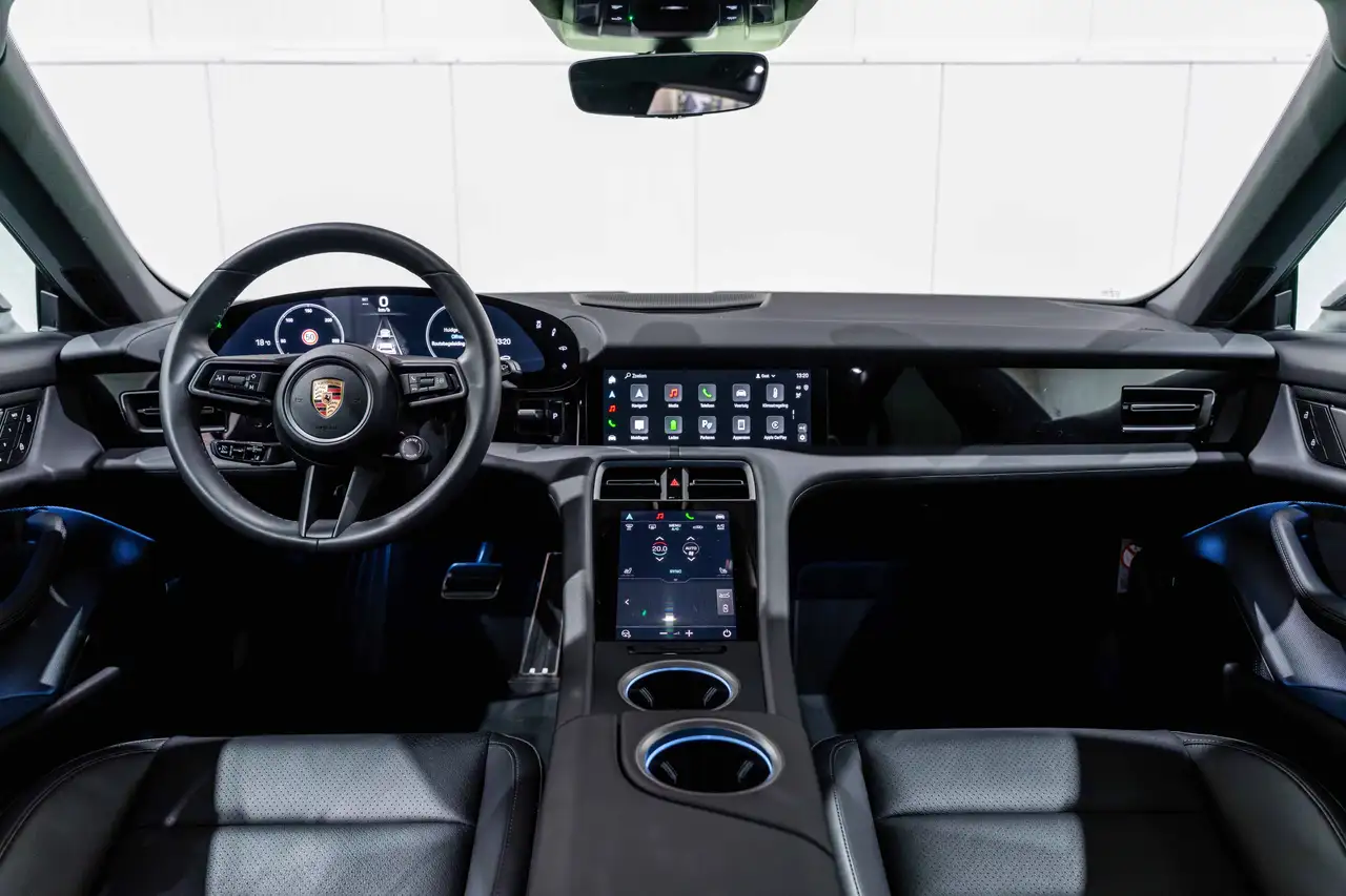 Porsche Taycan - 9