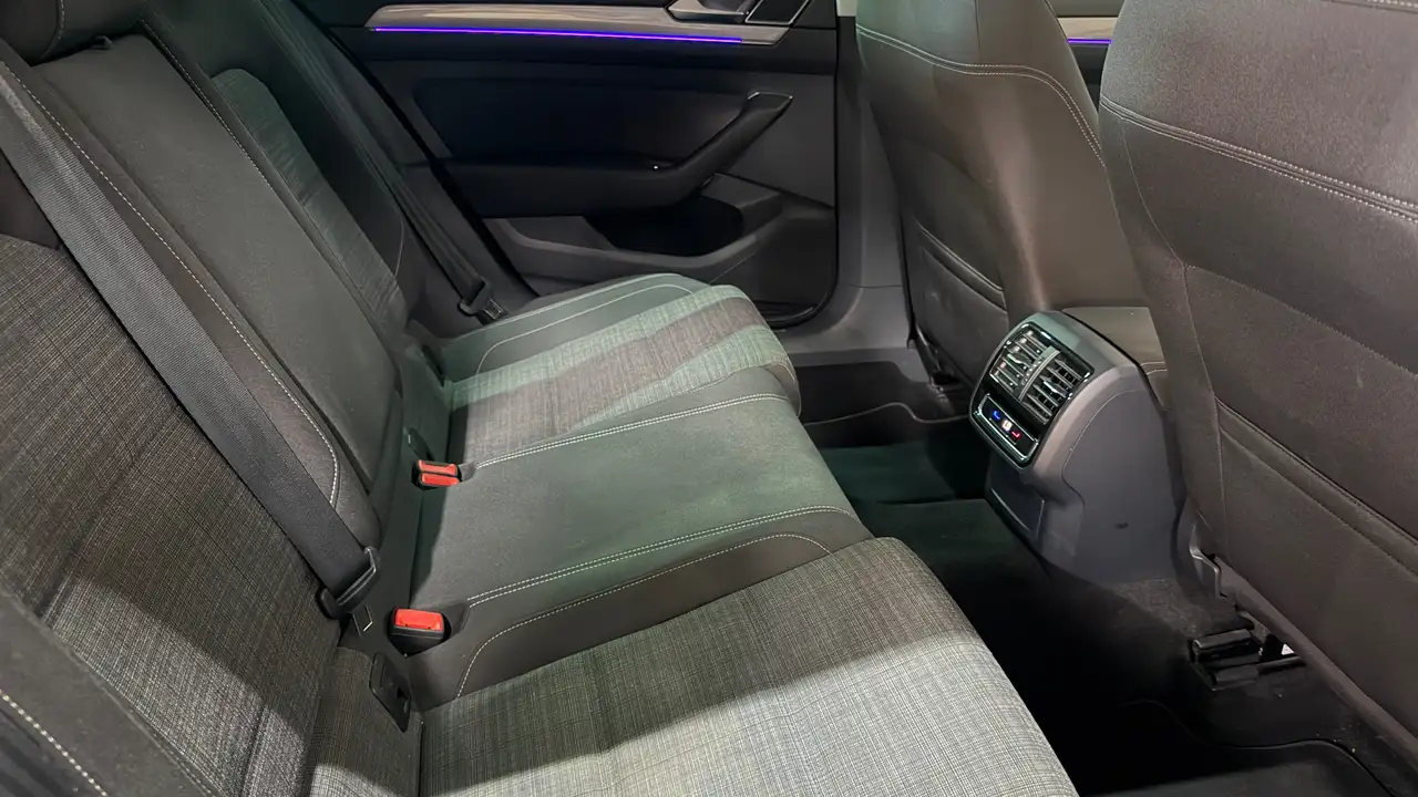 Volkswagen Passat Variant - 10