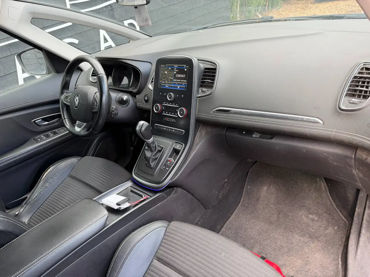 Renault Grand Scenic - 10