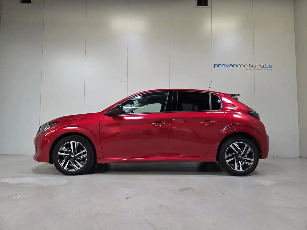 Peugeot 208 - 8