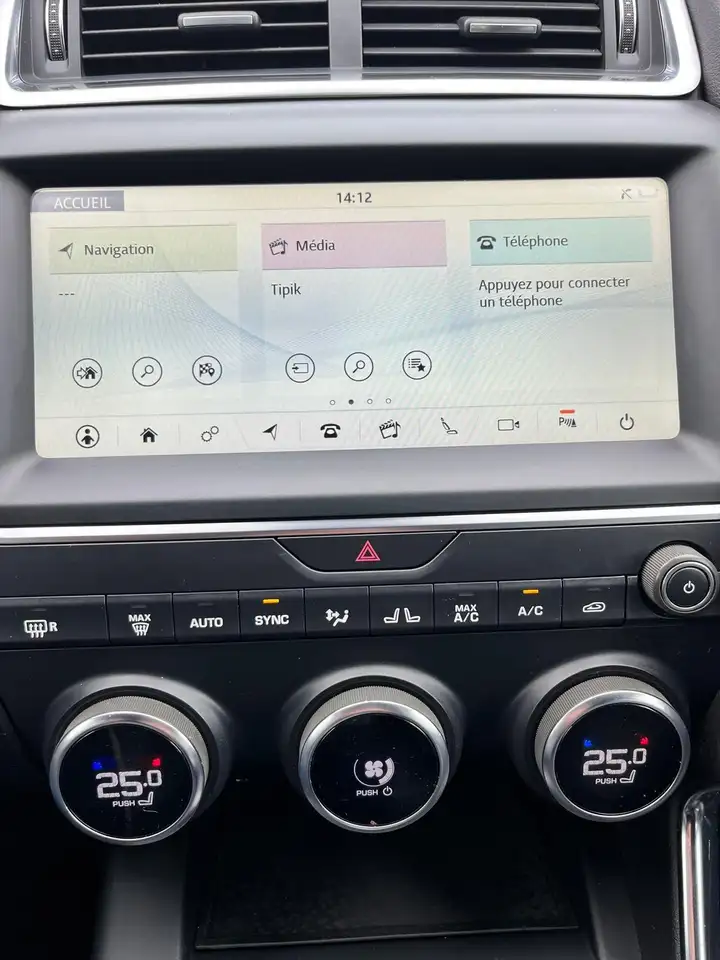 Jaguar E-Pace - 11