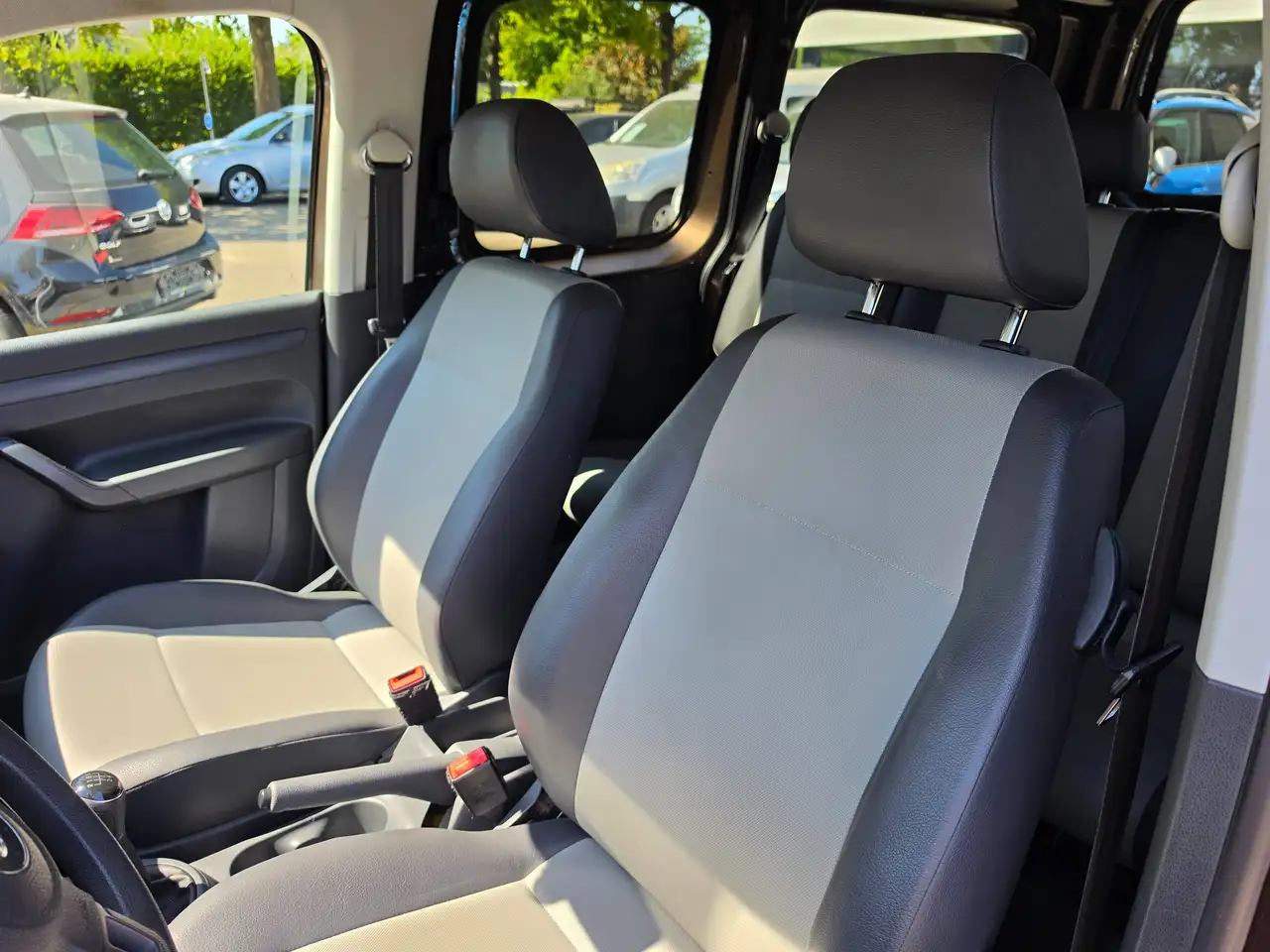 Volkswagen Caddy - 11