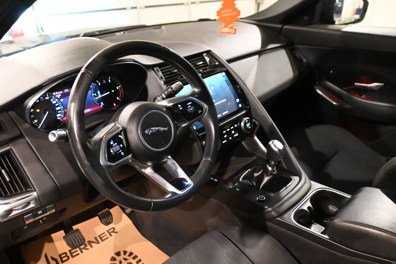 Jaguar E-Pace - 10