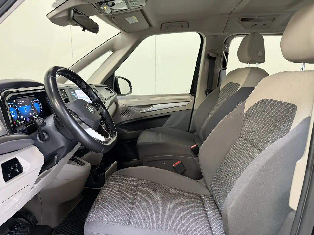 Volkswagen T6 Multivan - 8