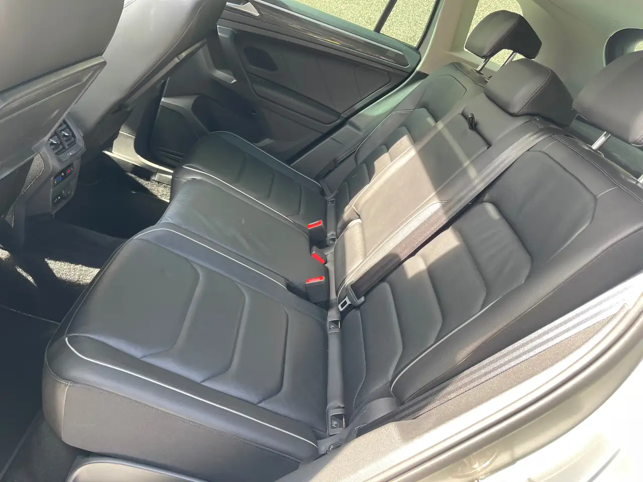 Volkswagen Tiguan - 10