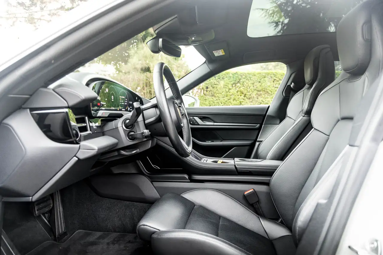 Porsche Taycan - 5