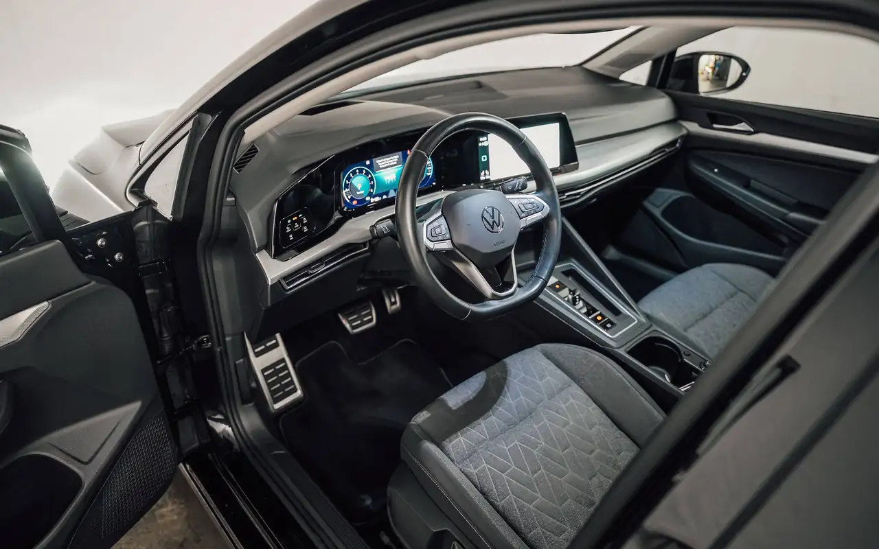 Volkswagen Golf - 10