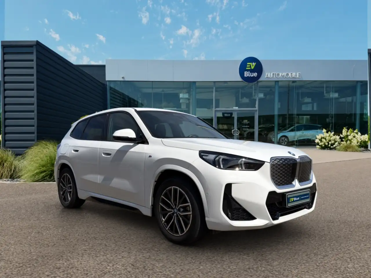 BMW iX1 - 8