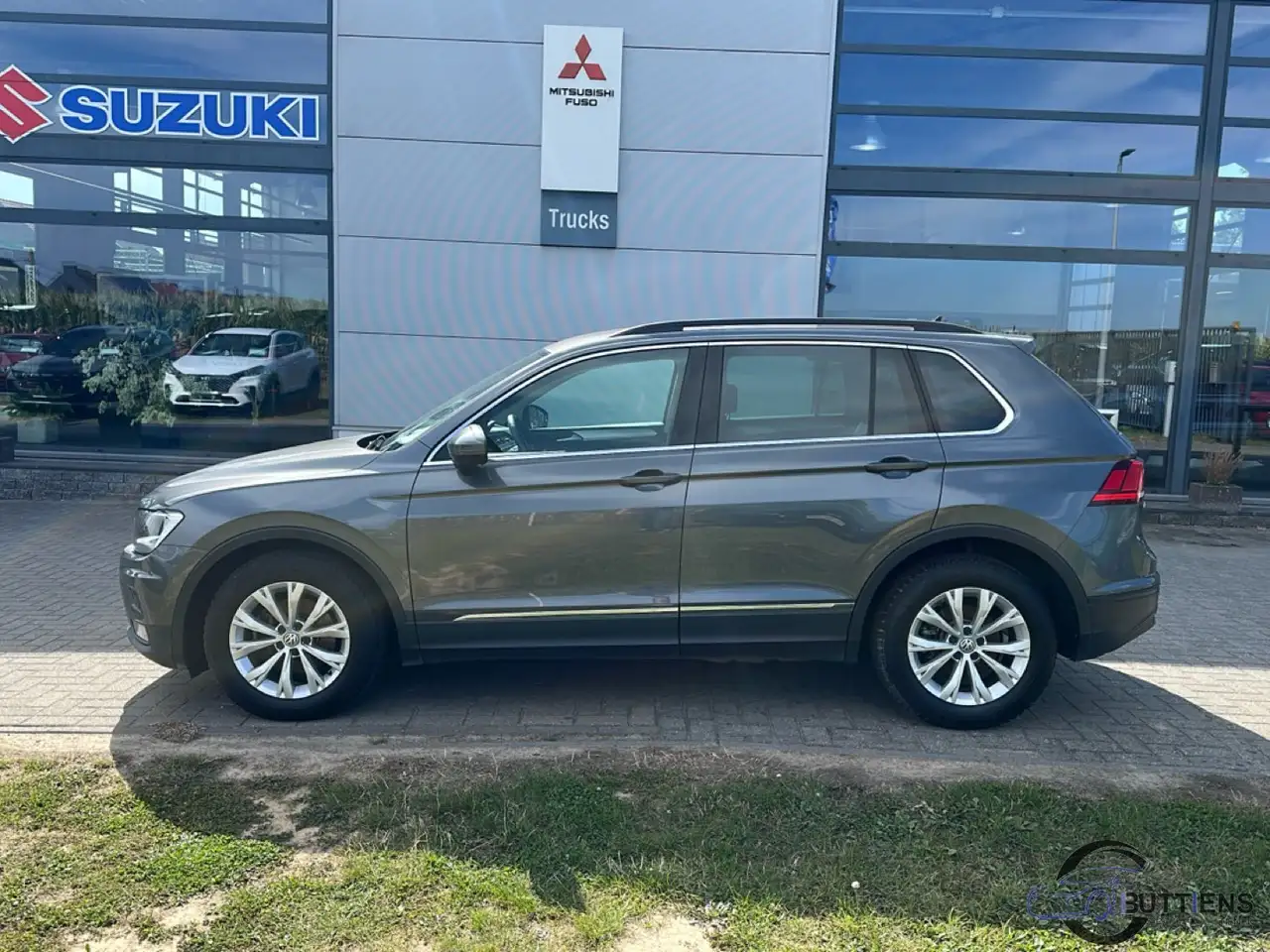 Volkswagen Tiguan - 2