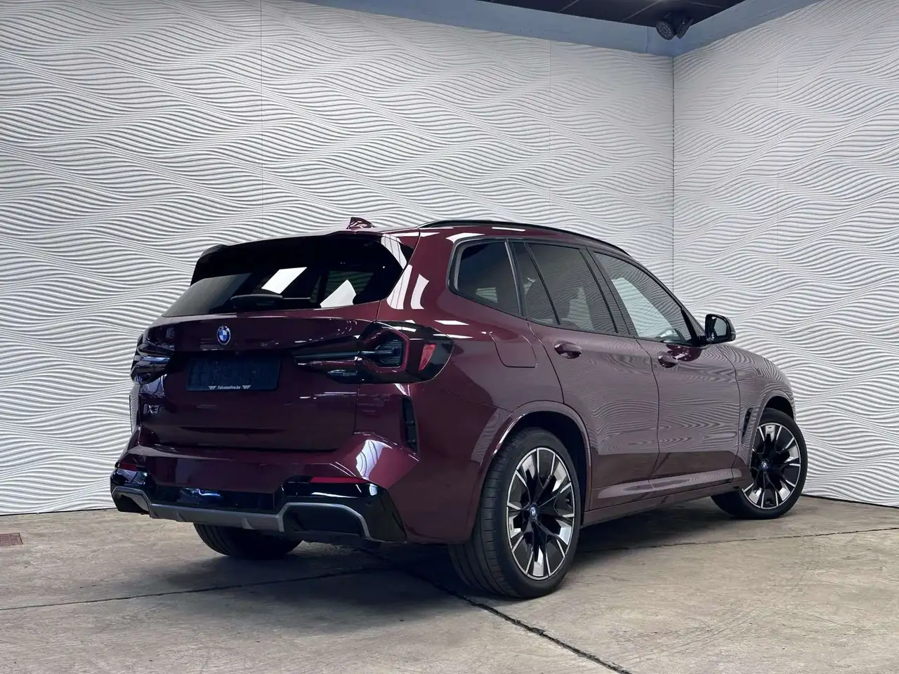 BMW iX3 - 11